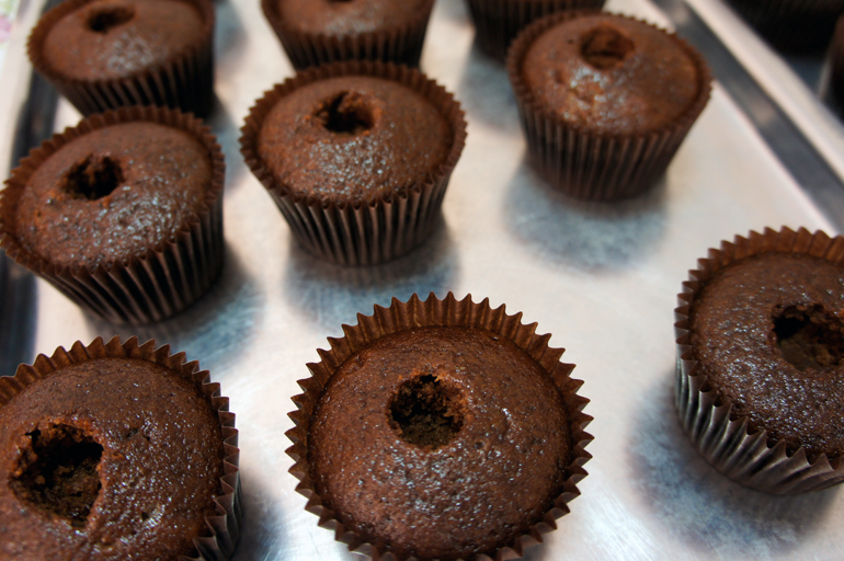 Cupcake com cobertura de chantininho dentro do post2
